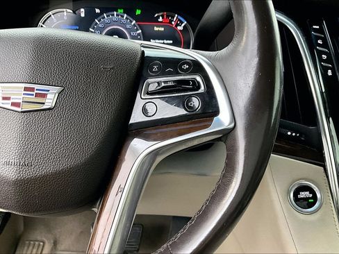 Used 2017 Cadillac Escalade Luxury AWD/4WD image 26