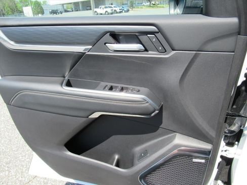 Used 2025 GMC Acadia Elevation FWD image 21