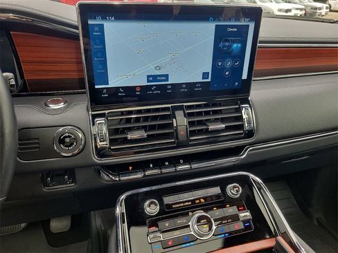 Used 2024 Lincoln Navigator Reserve image 22