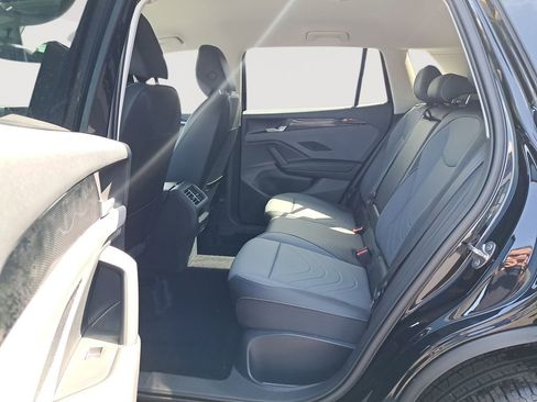 New 2025 Volkswagen Tiguan SE FWD image 14
