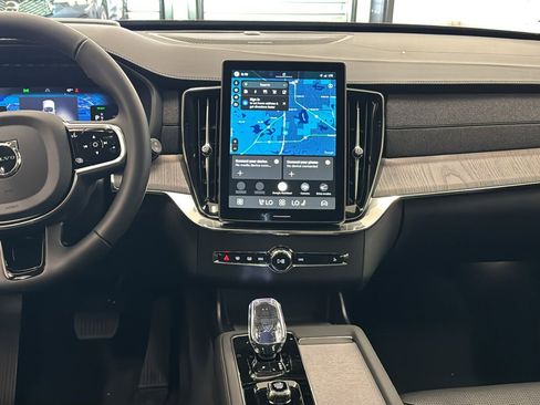 New 2026 Volvo XC90 T8 Ultra w/ Protection Package AWD/4WD image 11