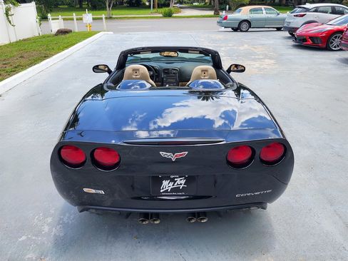 Used 2010 Chevrolet Corvette Convertible w/ Preferred Equipment Group RWD image 7