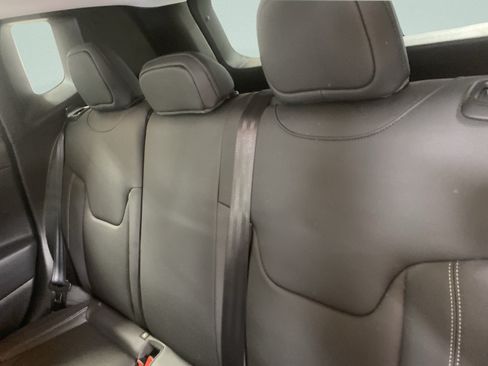 Used 2023 Jeep Renegade Limited w/ Sun/Sound Group AWD/4WD image 11