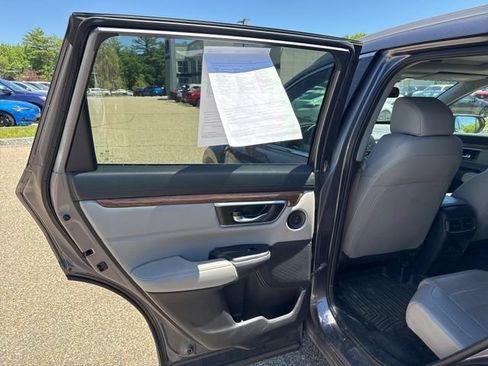 Used 2018 Honda CR-V Touring image 11
