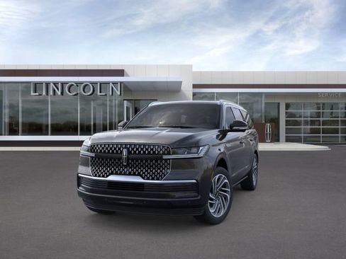 New 2026 Lincoln Navigator Reserve AWD/4WD image 2