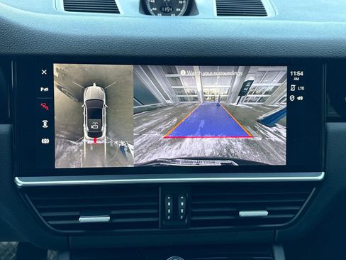 Used 2023 Porsche Cayenne Coupe image 23