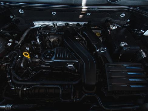 Used 2022 Volkswagen Taos SE image 39