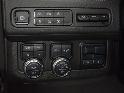 Used 2024 GMC Yukon Denali w/ Max Trailering Package AWD/4WD image 37