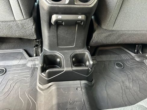 Used 2025 Jeep Wrangler Unlimited Sport AWD/4WD image 43
