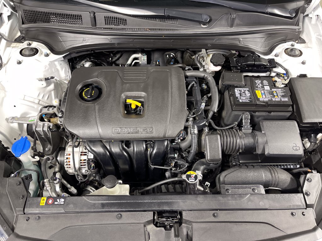 Used 2024 Kia Forte LXS w/ LXS Technology Package FWD image 9
