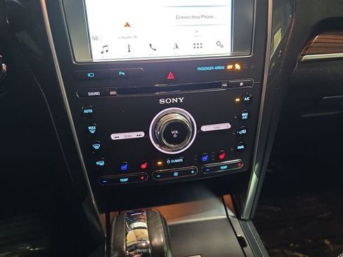 Used 2018 Ford Explorer Limited image 24