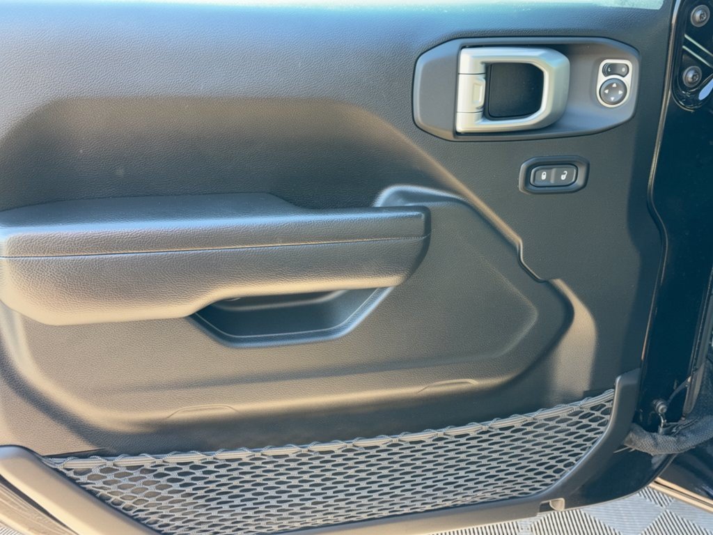 Used 2023 Jeep Wrangler Sport AWD/4WD image 14