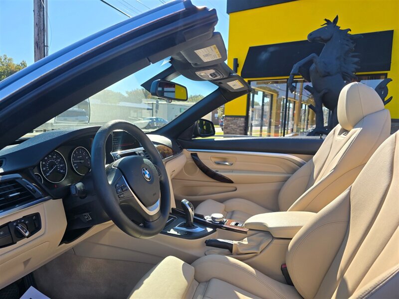 Used 2016 BMW 428i xDrive Convertible AWD/4WD image 17