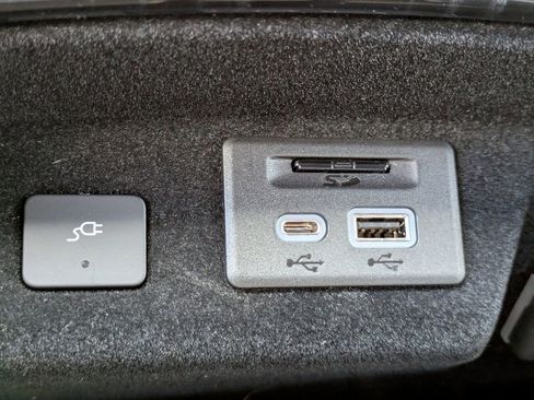 Used 2022 Cadillac Escalade ESV Sport w/ Touring Package image 30