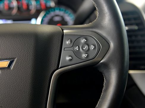 Used 2020 Chevrolet Suburban Premier AWD/4WD image 24