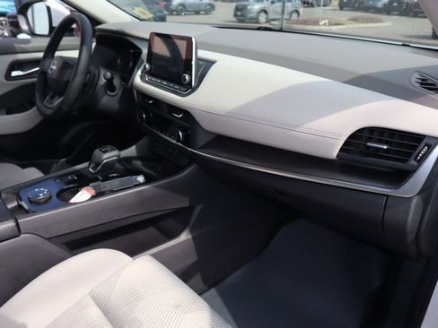 Certified 2025 Nissan Rogue SV AWD/4WD image 26