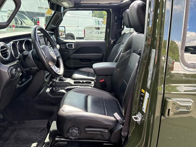 Used 2023 Jeep Wrangler Unlimited Sahara AWD/4WD image 16