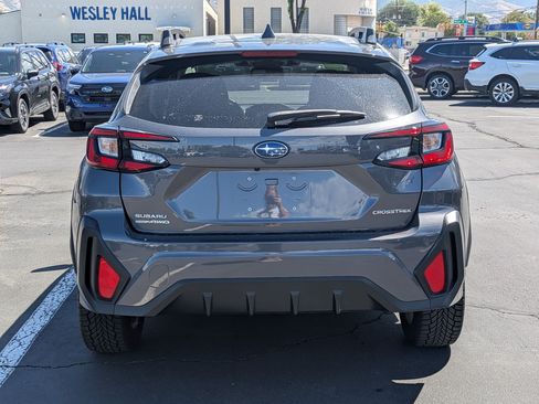 Used 2024 Subaru Crosstrek 2.0i Premium AWD/4WD image 4