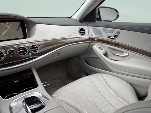 Used 2015 Mercedes-Benz S 550 Sedan image 36