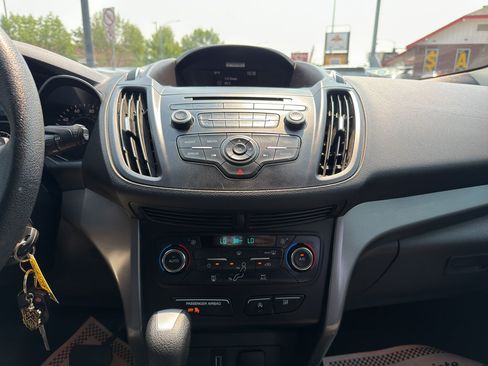 Used 2017 Ford Escape SE AWD/4WD image 23