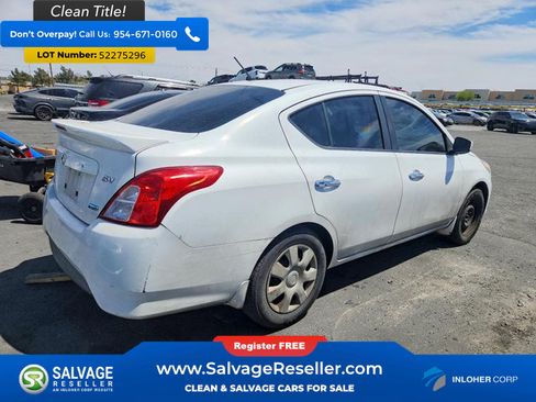 Used 2015 Nissan Versa SV FWD image 4