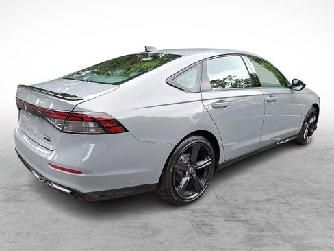 Used 2025 Honda Accord Sport image 6