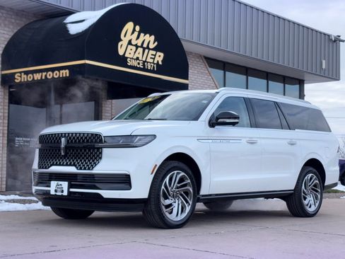 New 2025 Lincoln Navigator L Reserve image 1