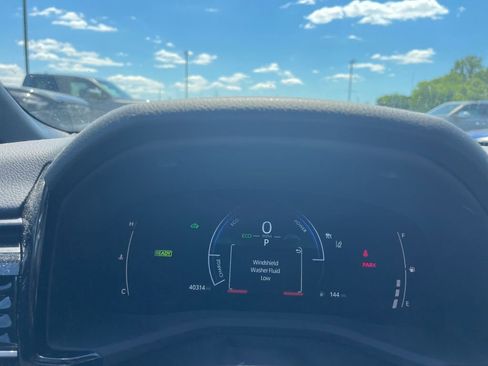 Used 2025 Toyota Camry SE FWD image 10