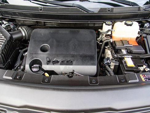 Used 2020 Buick Enclave Essence w/ Sport Touring Edition image 27