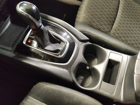 Used 2019 Nissan Rogue S image 26