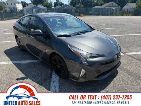 Used 2016 Toyota Prius Four FWD image 7