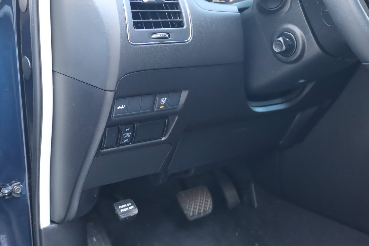 Used 2021 Nissan Armada SL w/ Captain's Chairs Package RWD image 26