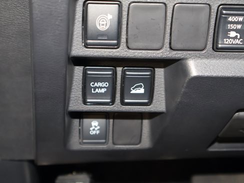 Used 2022 Nissan Frontier SV image 38