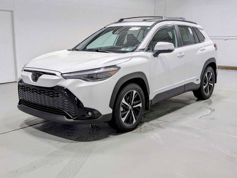 Used 2024 Toyota Corolla Cross XSE image 1