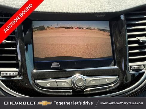 Used 2022 Chevrolet Trax LT w/ LT Convenience Package FWD image 22