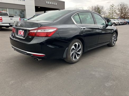 Used 2017 Honda Accord EX-L image 9