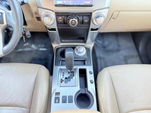 Used 2013 Toyota 4Runner SR5 w/ Convenience Pkg AWD/4WD image 18