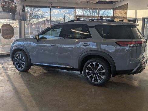 New 2026 Nissan Pathfinder Platinum AWD/4WD image 4