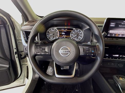 Used 2021 Nissan Rogue SV AWD/4WD image 13