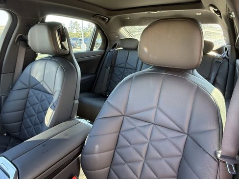 Used 2025 BMW 740i w/ Premium Package image 21