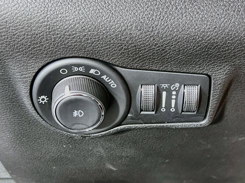 Used 2022 Jeep Compass Latitude AWD/4WD image 10