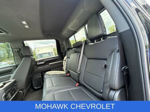 Used 2025 Chevrolet Silverado 2500 LTZ w/ LTZ Convenience Package AWD/4WD image 27