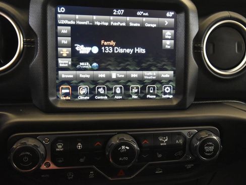 Used 2021 Jeep Wrangler Unlimited Sahara image 21