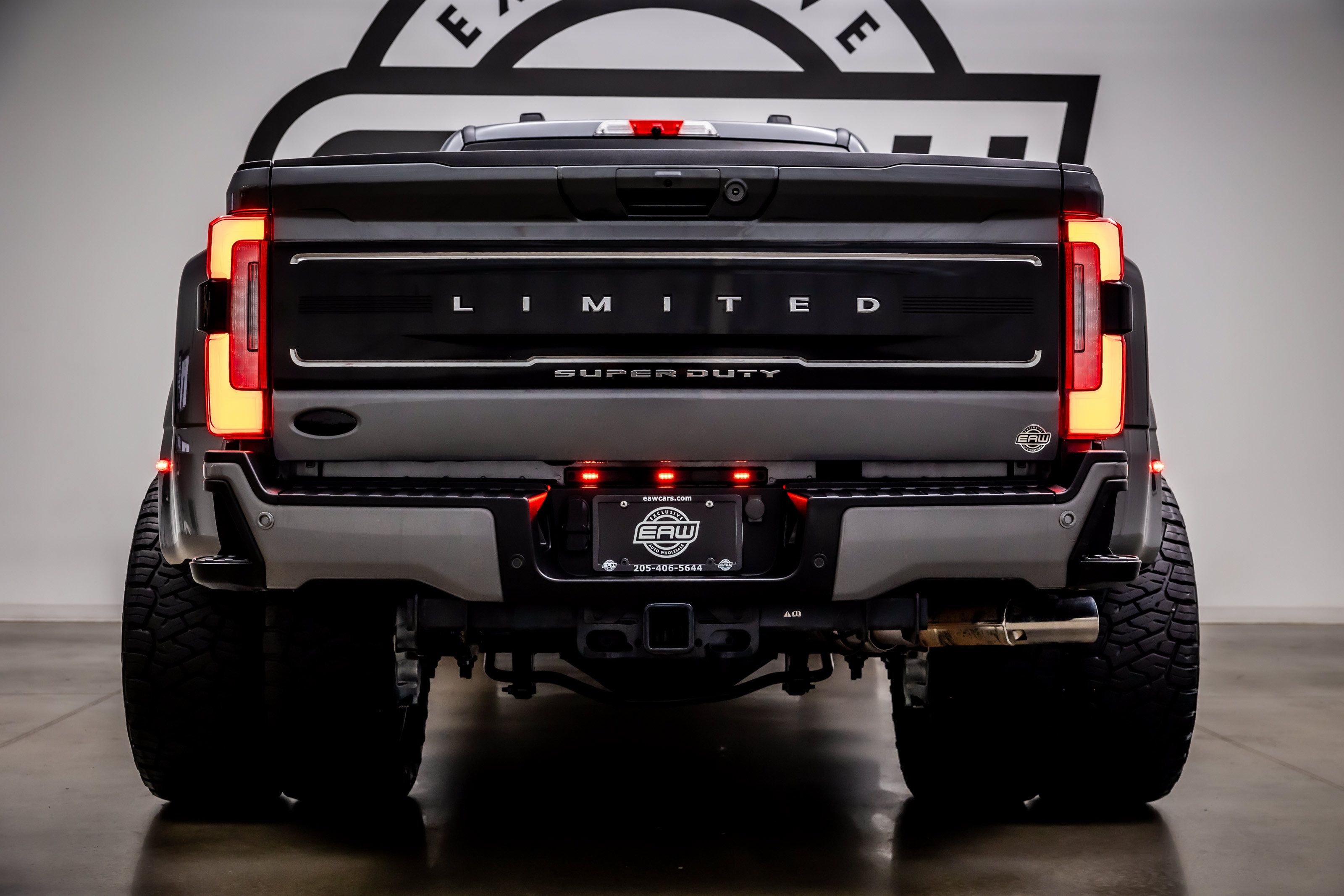 Used 2024 Ford F450 Limited w/ FX4 Off-Road Package AWD/4WD image 11