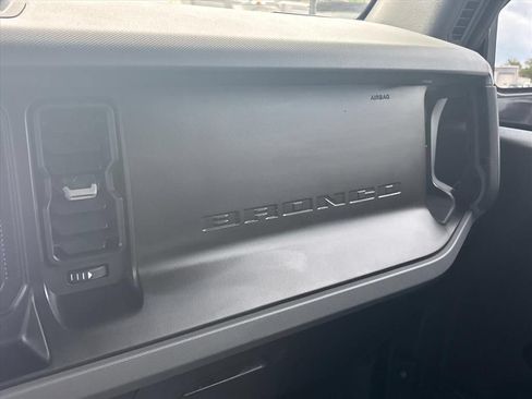Used 2023 Ford Bronco Big Bend w/ Sasquatch Package AWD/4WD image 40