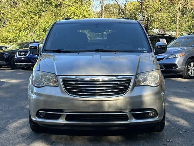 Used 2014 Chrysler Town & Country Touring-L FWD image 26