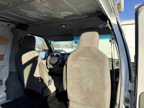 Used 2013 Ford E-250 and Econoline 250 w/ PWR Group image 6