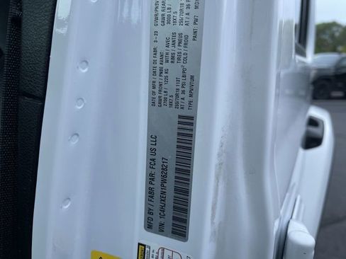 Used 2023 Jeep Wrangler Altitude image 34