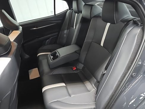 Used 2025 Toyota Camry SE image 31