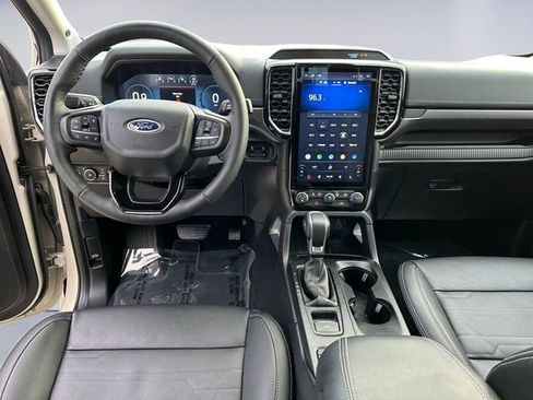 Used 2025 Ford Ranger Lariat w/ FX4 Off-Road Package image 10